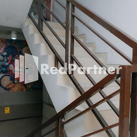 โอโย 157 วี สเตย์ เรสซิเดนซ์ Hotel สุราบายา ภายนอก รูปภาพ