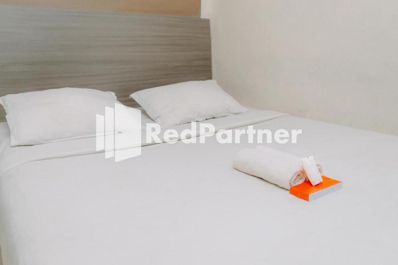 โอโย 157 วี สเตย์ เรสซิเดนซ์ Hotel สุราบายา ภายนอก รูปภาพ