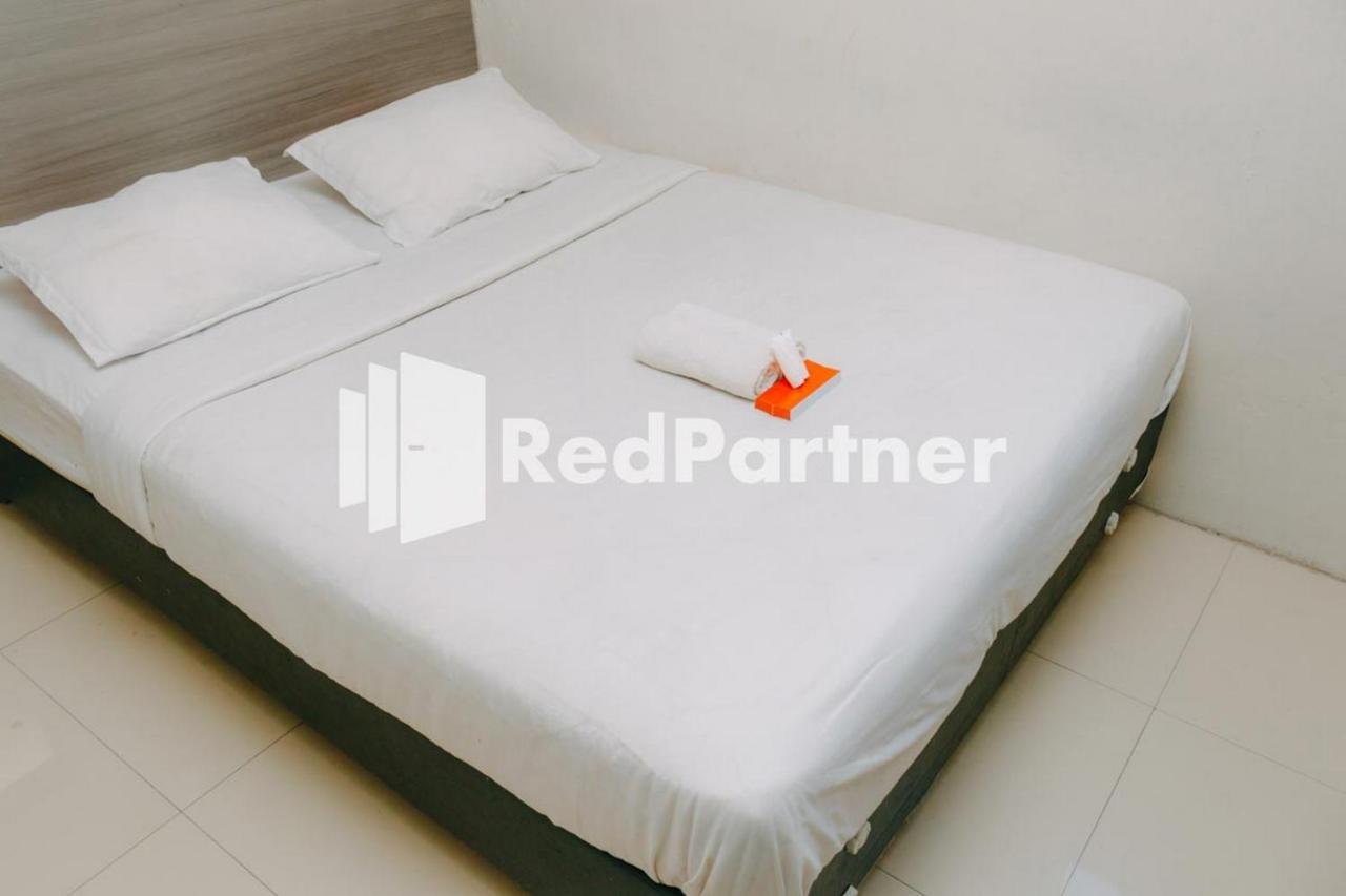 โอโย 157 วี สเตย์ เรสซิเดนซ์ Hotel สุราบายา ภายนอก รูปภาพ
