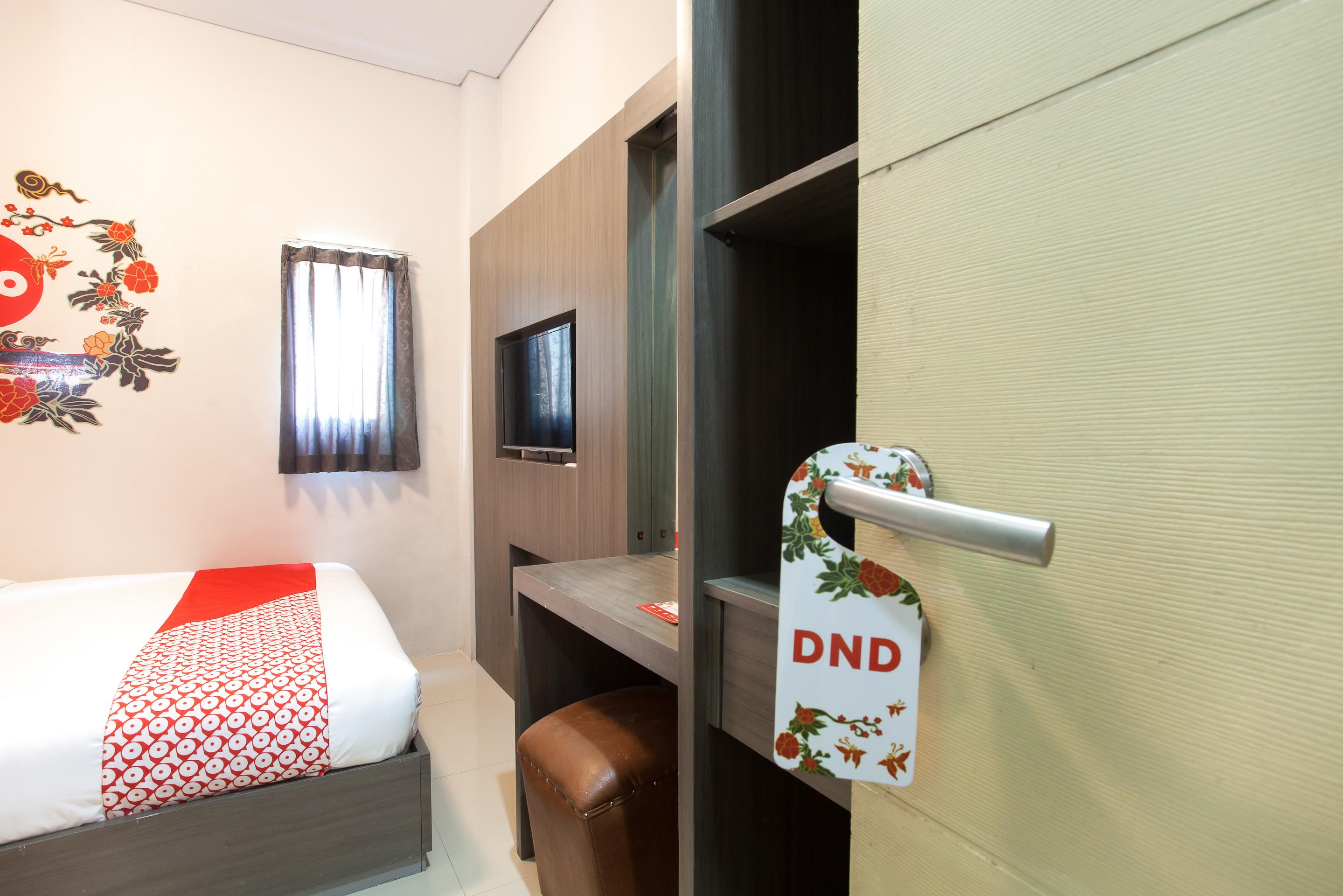 โอโย 157 วี สเตย์ เรสซิเดนซ์ Hotel สุราบายา ภายนอก รูปภาพ